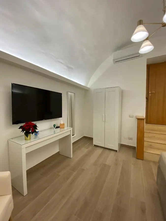 Guest house Paura Suite Apartment Naples Italy