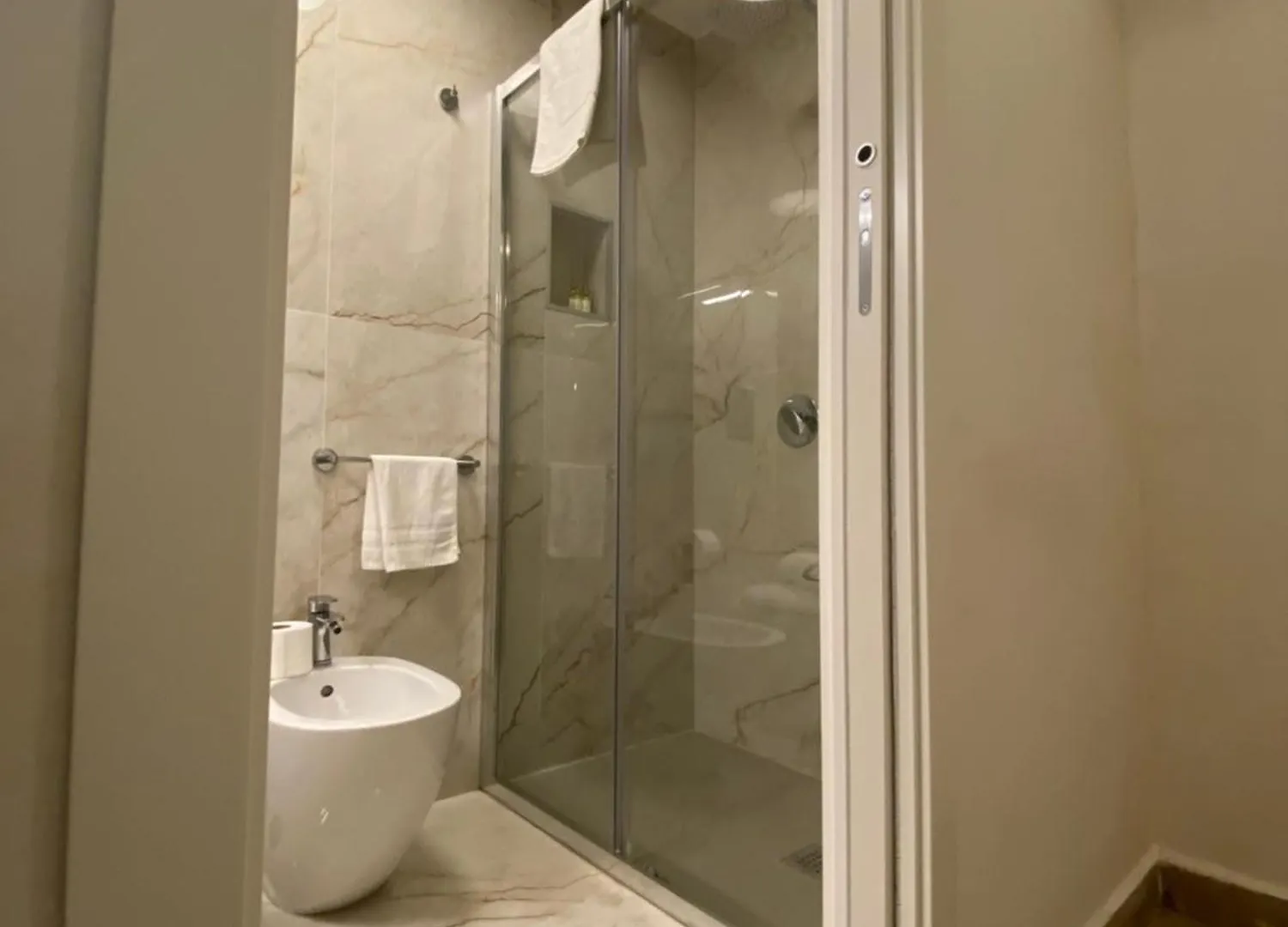 Paura Suite Apartment Napoli Affittacamere